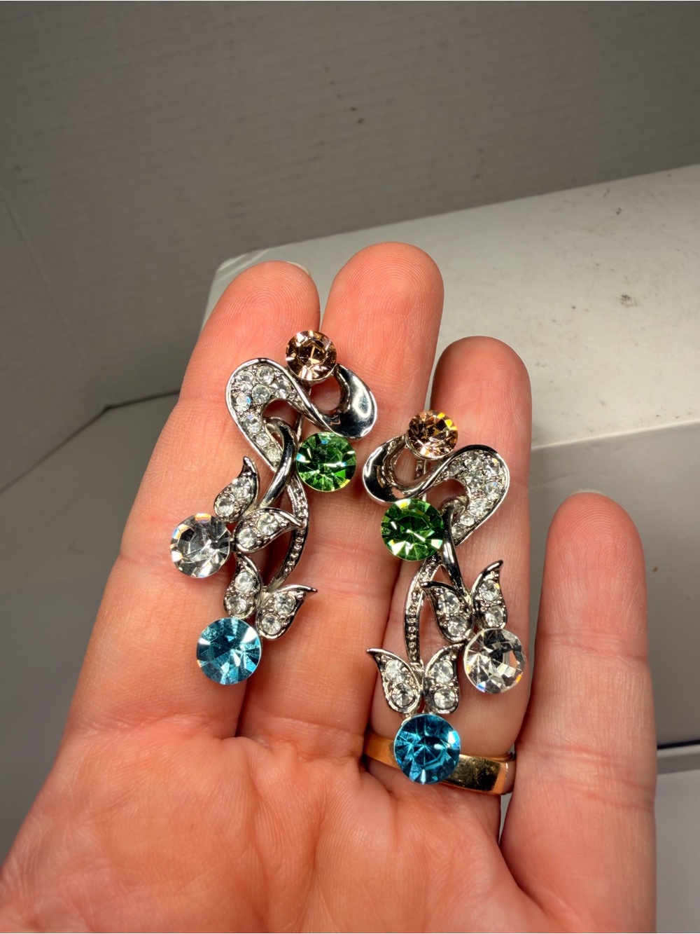 Sarah Coventry Silver Tone
Multicolor Rhinestone Floral
Clip-On Earrings